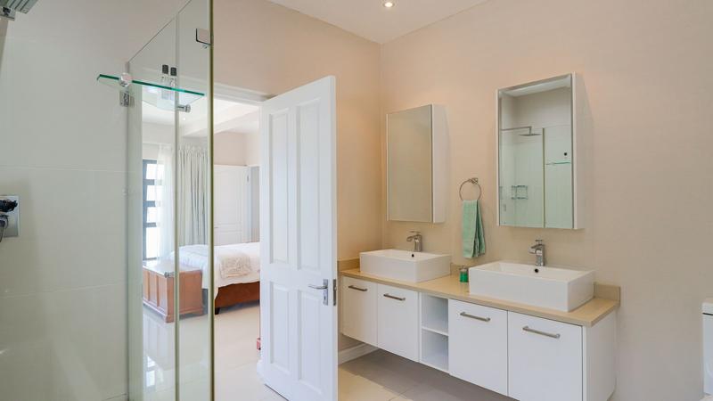 To Let 5 Bedroom Property for Rent in Pinnacle Point Golf Estate Western Cape